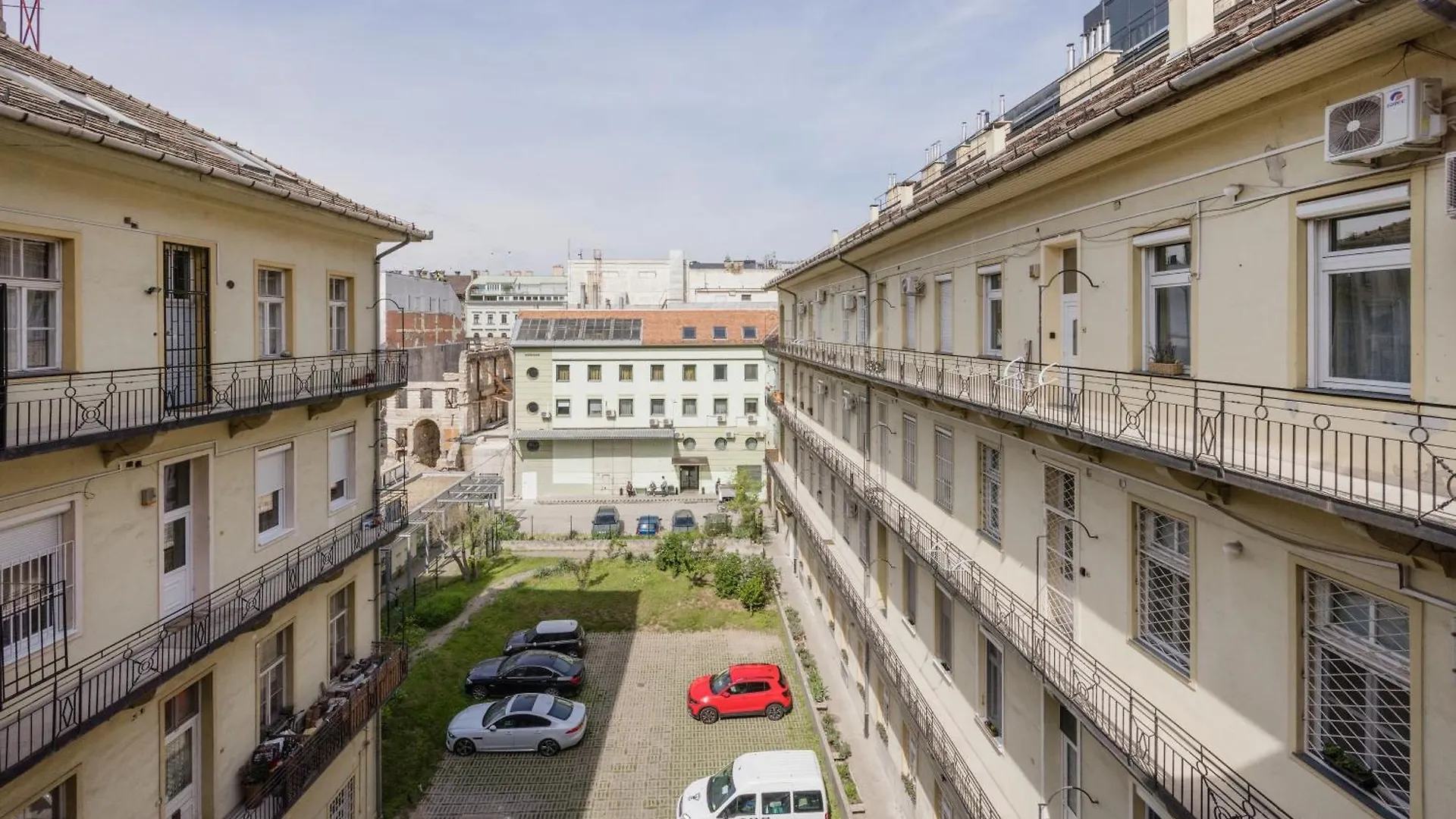 A Touch Of Provence And Pastels In The Centre Apartment Budapest 0*,