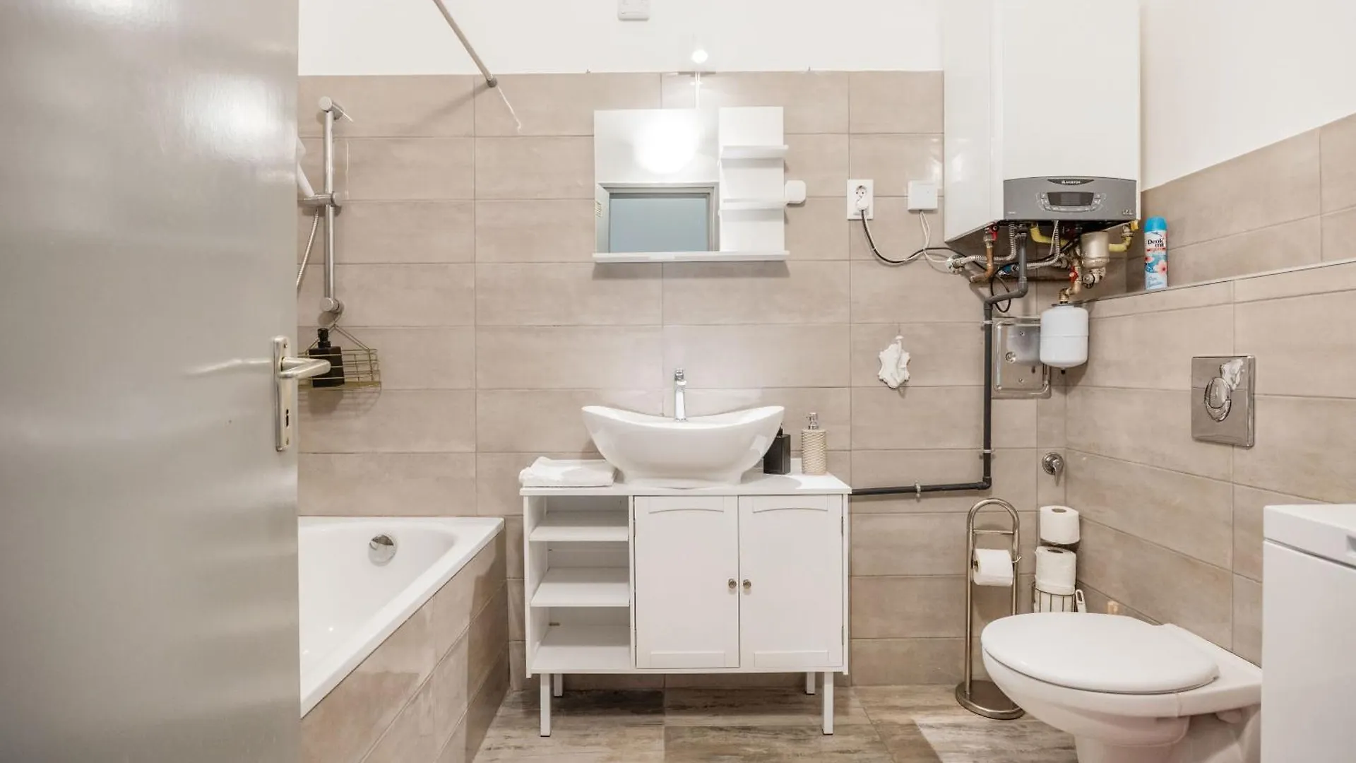 A Touch Of Provence And Pastels In The Centre Apartment Budapest Hungary